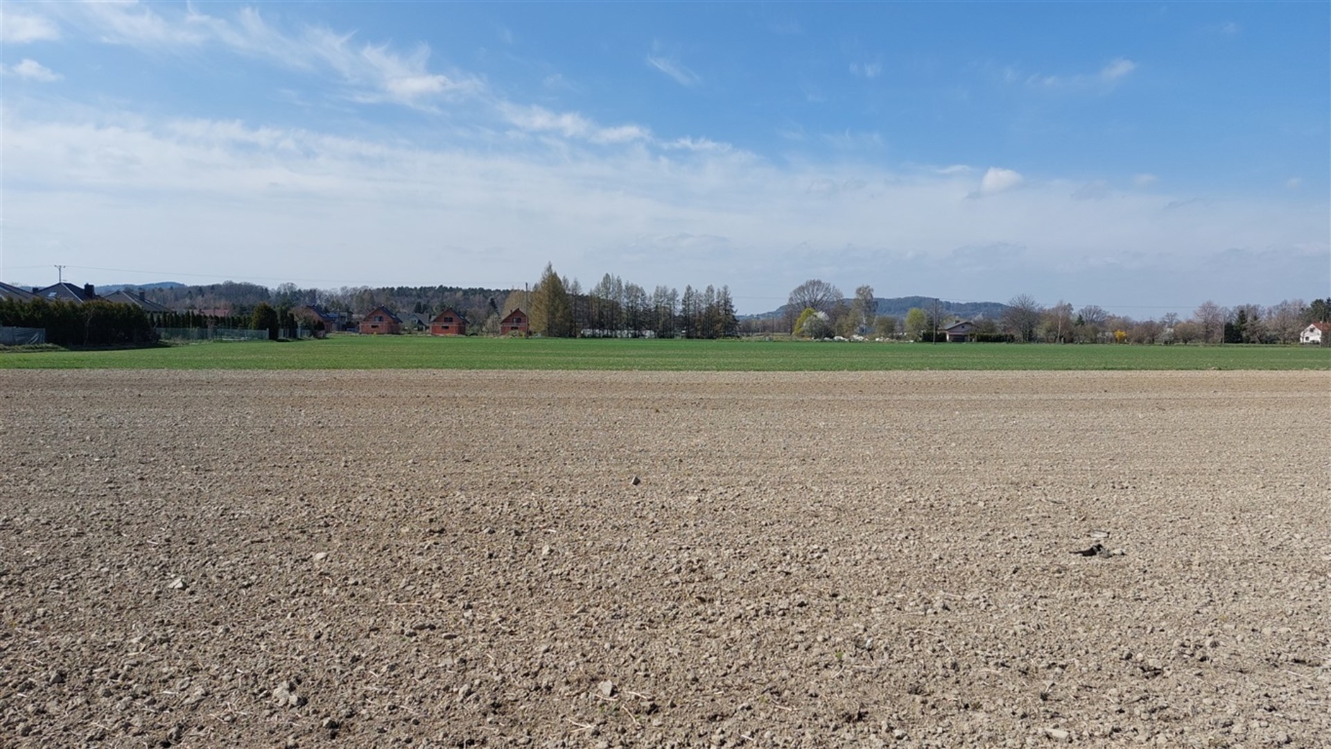 Działka na sprzedaż